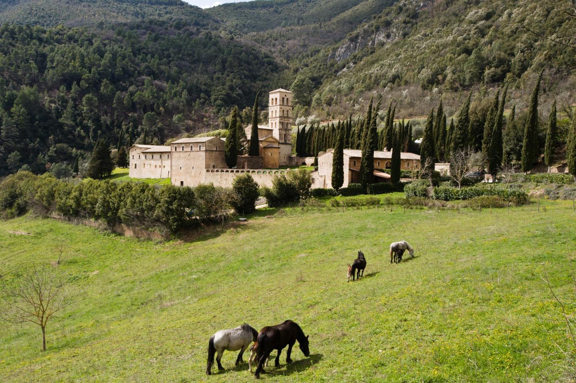 Abbazia San Pietro In Valle Ferentillo Exterior foto